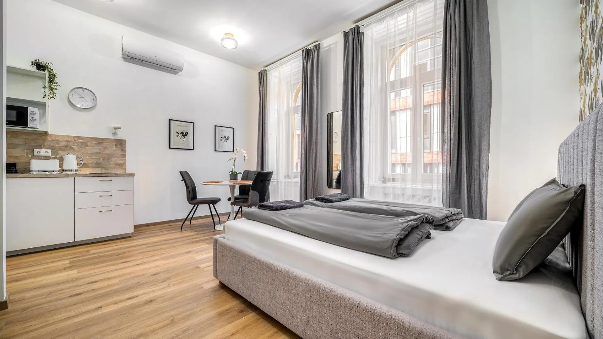 Bazilika-D45 Premium Suites Budapest 0*,