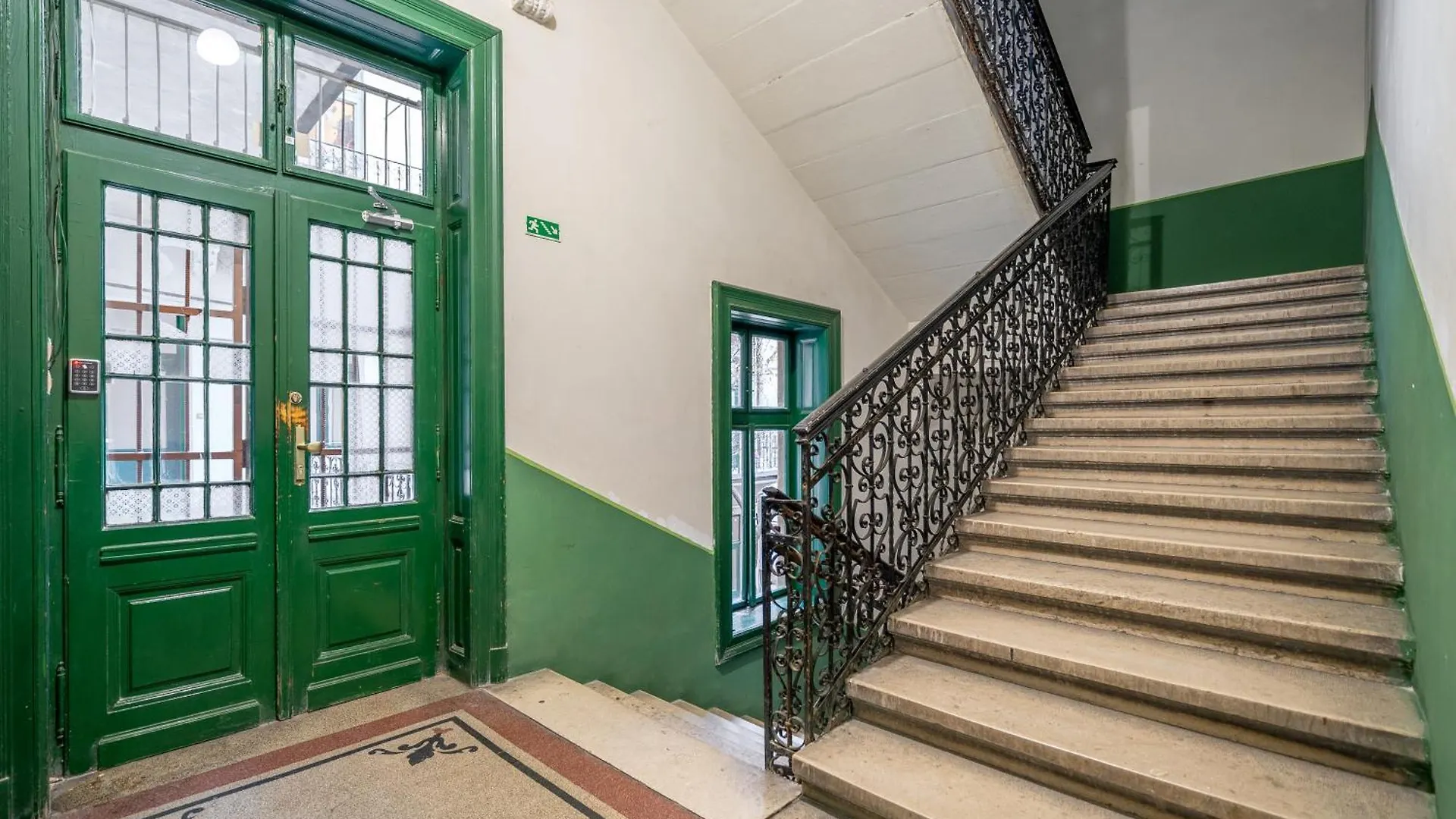 Bazilika-D45 Premium Suites Budapest 0*,