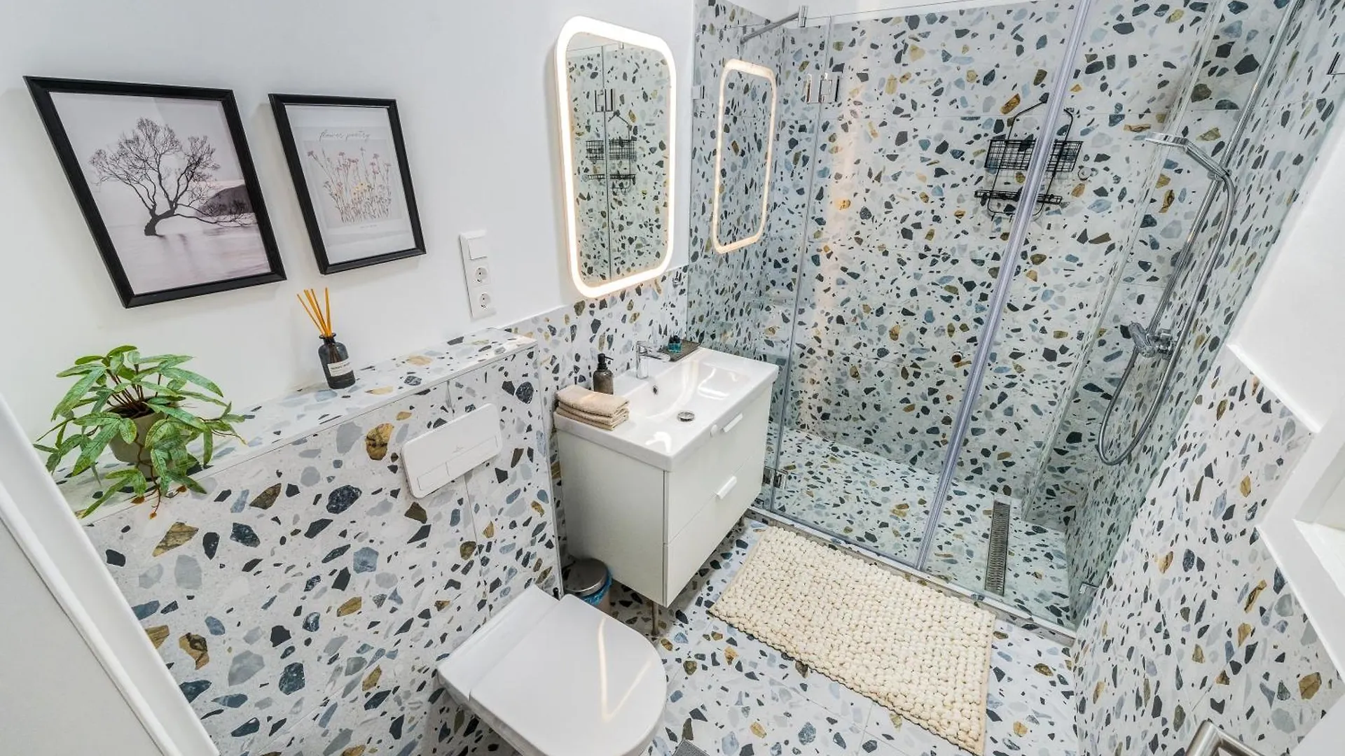 Bazilika-D45 Premium Suites Budapest 0*,