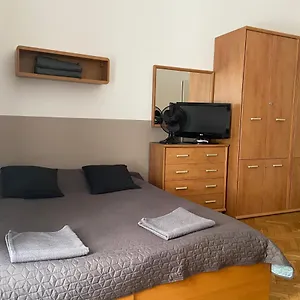 Guest Rest Apartahotel